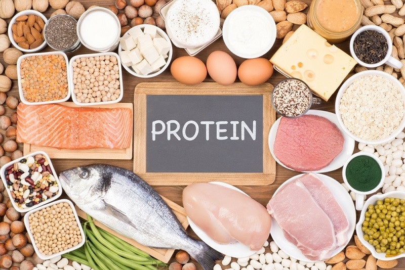 5 side effects of eating too much protein